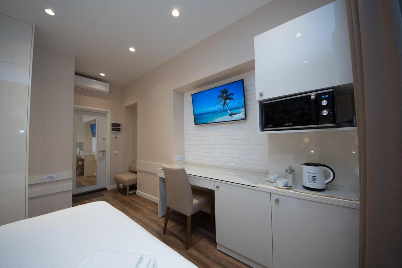 современный минимализм в центре киева. Apartment Kiew