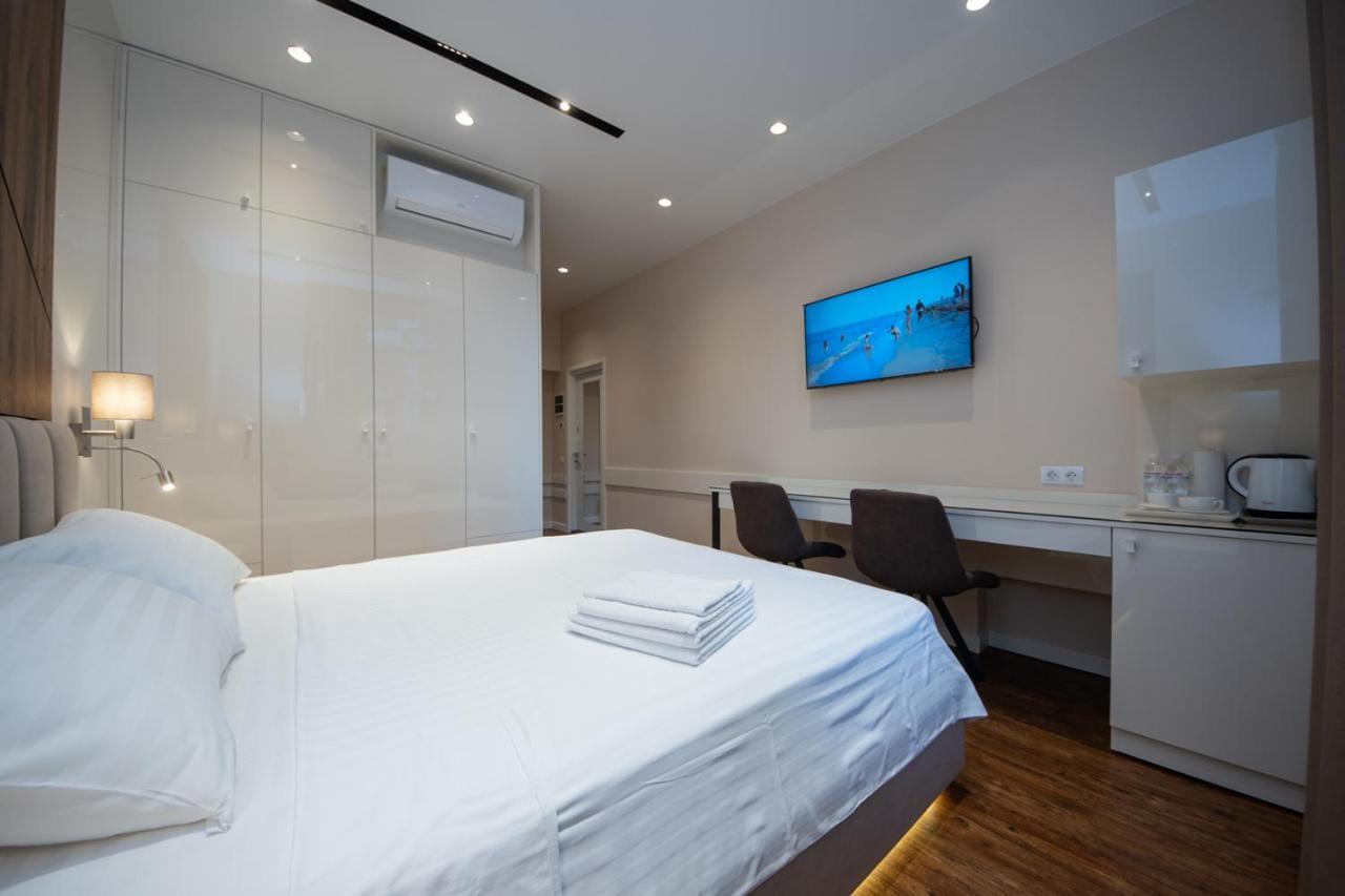 Apartment современный минимализм в центре киева. Kiew